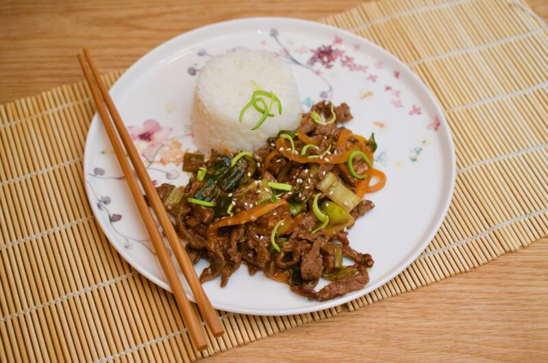 Japansk wok med biff, purjolök och paprika