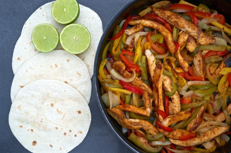 Kycklingfajitas med paprika och lök